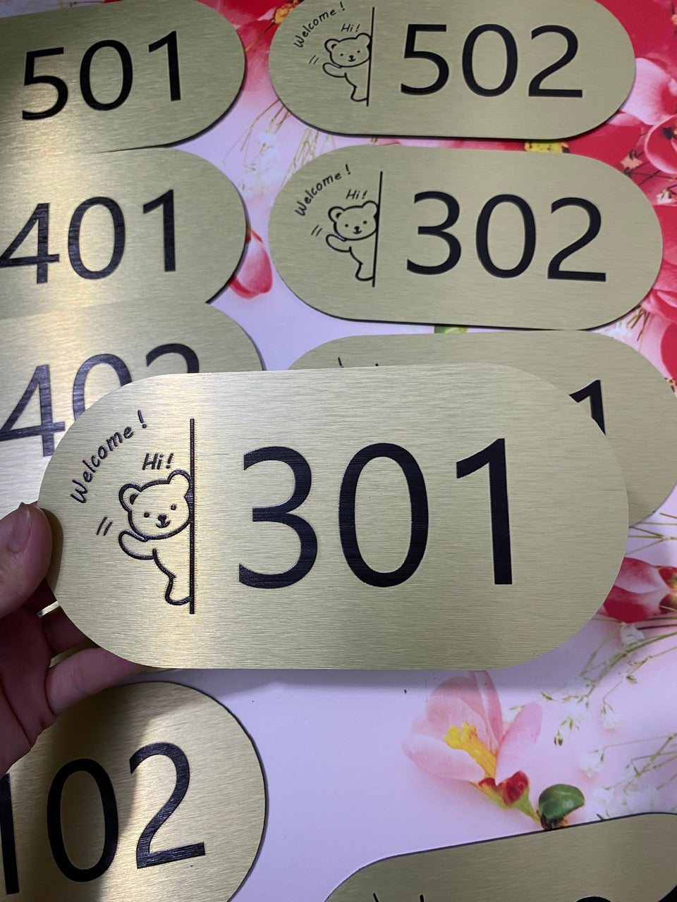 biển số alu màu vàng xước 20cm x 10 cm