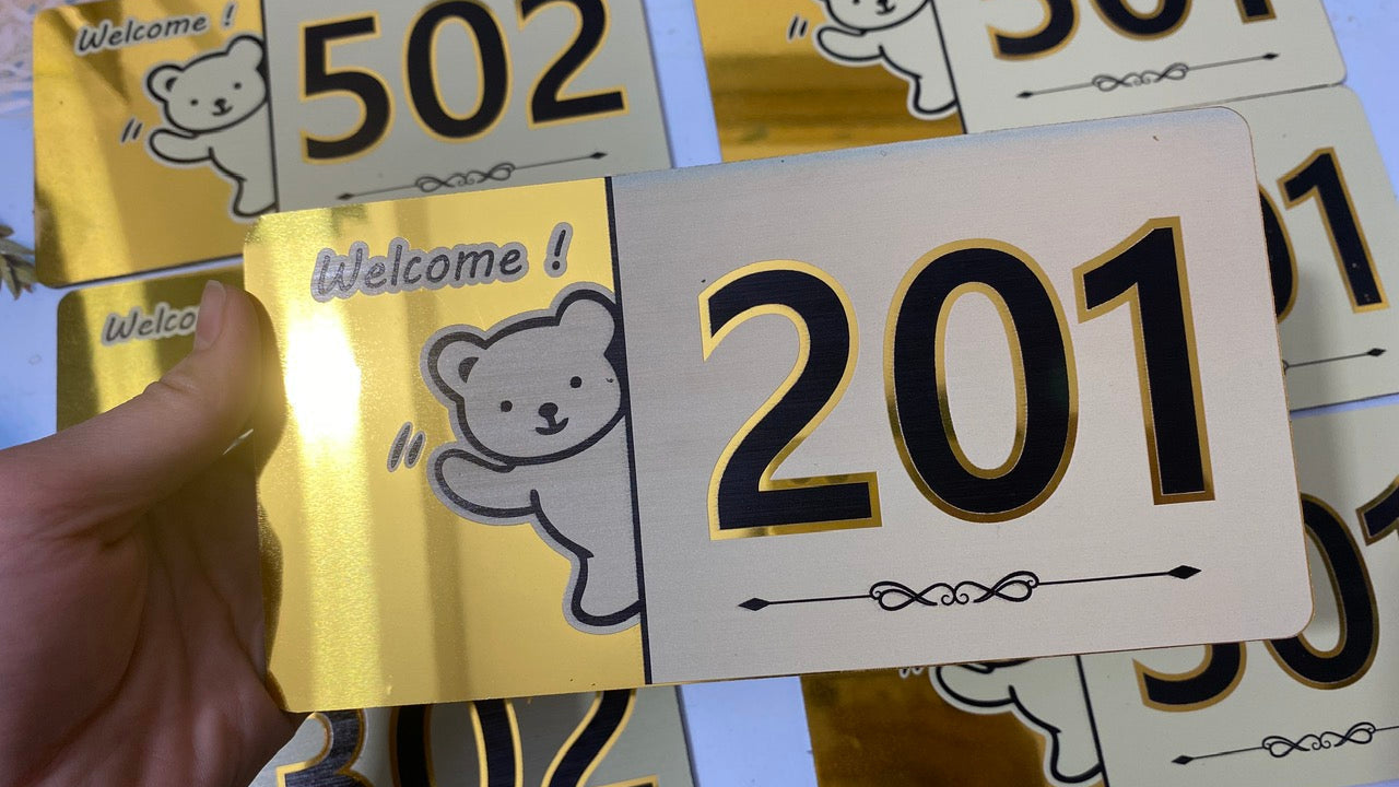 alu màu vàng gương 20cm x 10 cm