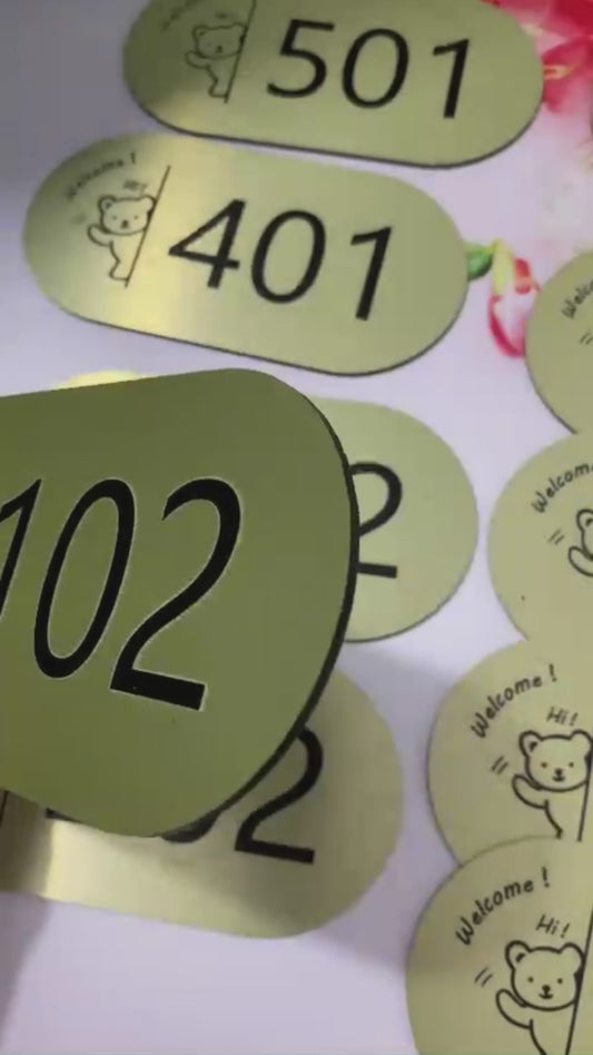 biển số alu màu vàng xước 20cm x 10 cm