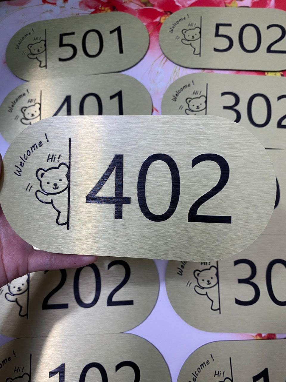 biển số alu màu vàng xước 20cm x 10 cm