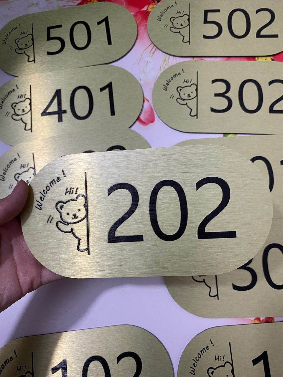 biển số alu màu vàng xước 20cm x 10 cm